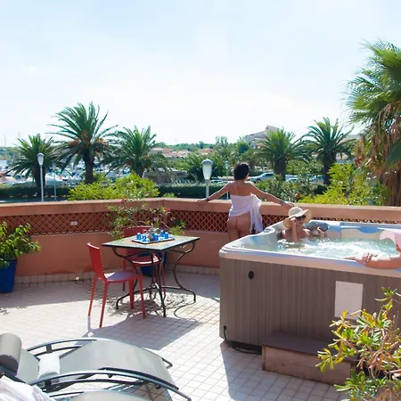Riad Essaouira, 8 Au Village Naturiste Couple Only Agde