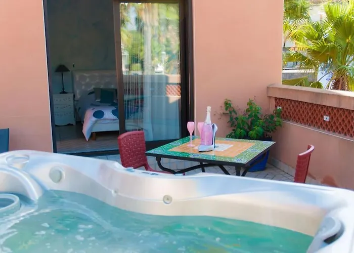 Essaouira, 8 Au Village Naturiste Couple Only アグド